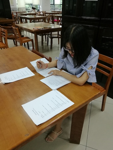 七月八日 做爱自拍
 赴西湖区“格格”学习探索小分队 队长正在统计纸质问卷最终结果