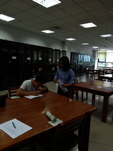 七月八日 做爱自拍
 赴西湖区“格格”学习探索小分队 图书馆的同在帮我们填写问卷