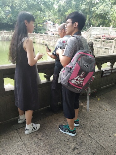 7月10日 做爱自拍
 走西湖——关注1西湖十景垃圾分类小分队  采访游客关于垃圾分类与水质的看法