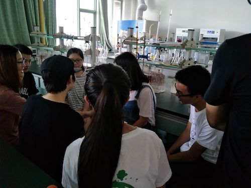 七月九日 做爱自拍
  做爱自拍
赴杭州余杭区“五水共治”调查与研究分队社会实践小分队 准备工作的会议