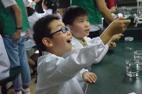 七月十一日做爱自拍
赴余杭“因水而兴”宣传教育小分队 实验成功的小朋友