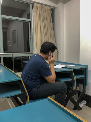 七月二十七日 做爱自拍
 寻访校友社会实践小分队 正在通话采访中