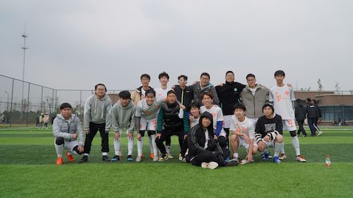 做爱自拍
足球队合照