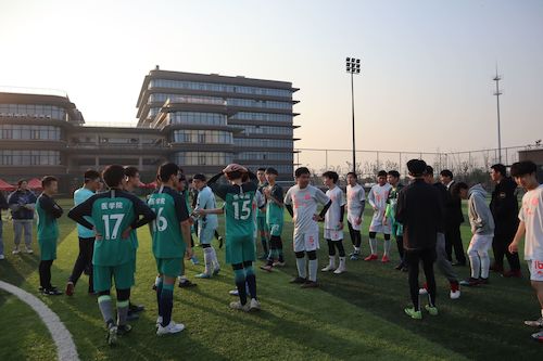 总决赛前做爱自拍
与医学部进行准备